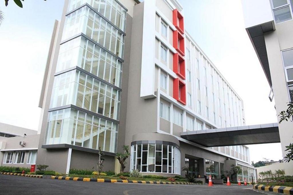 Horison Hotel Sukabumi Extérieur photo