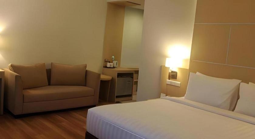Horison Hotel Sukabumi Extérieur photo